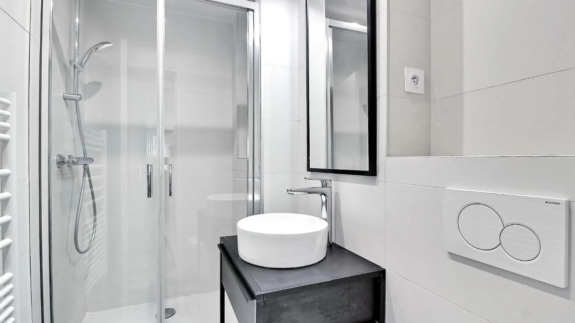 Parisian L Montorgueil Apartment
